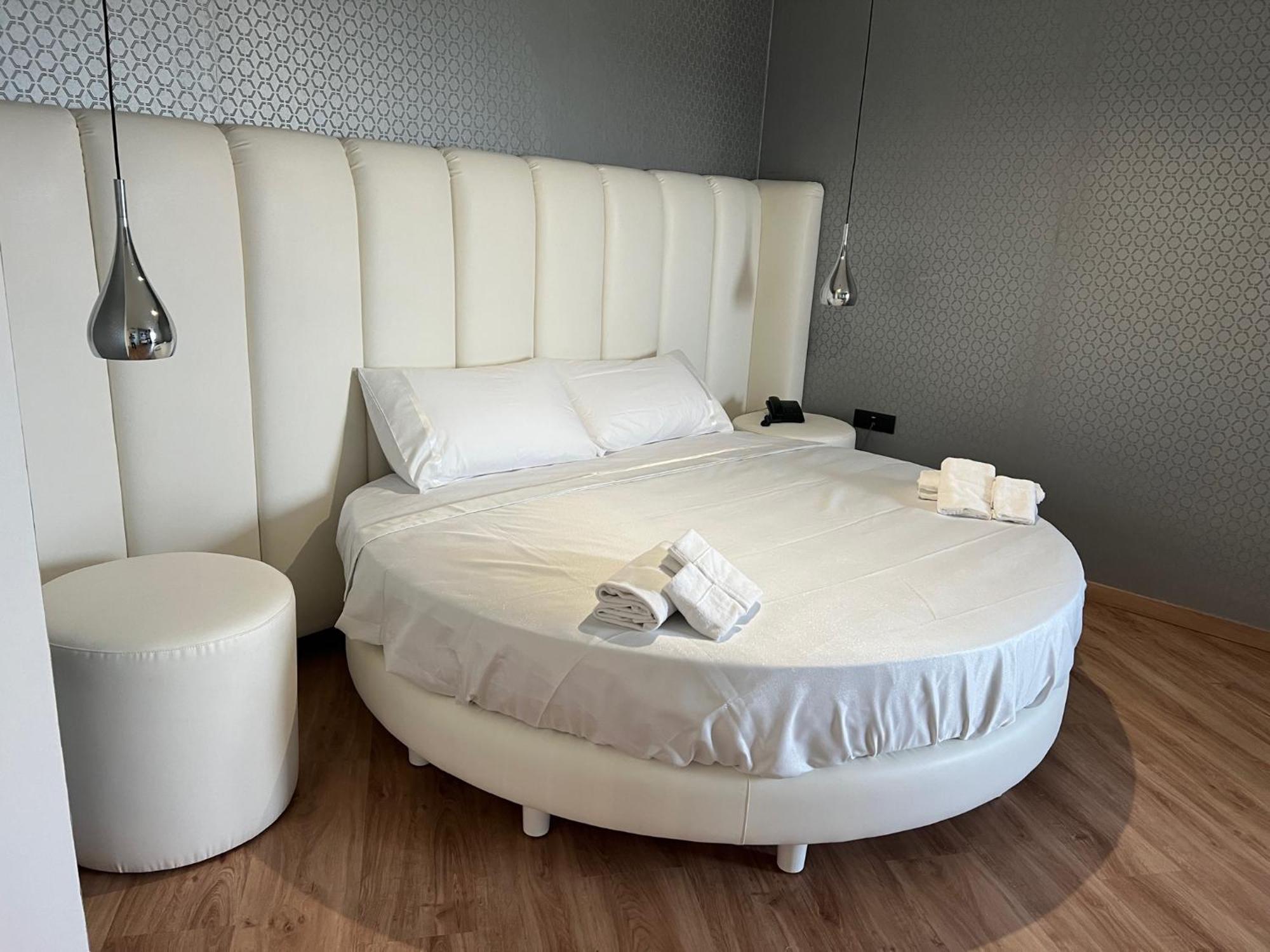 Park Hotel Mirabeau Montepaone Extérieur photo