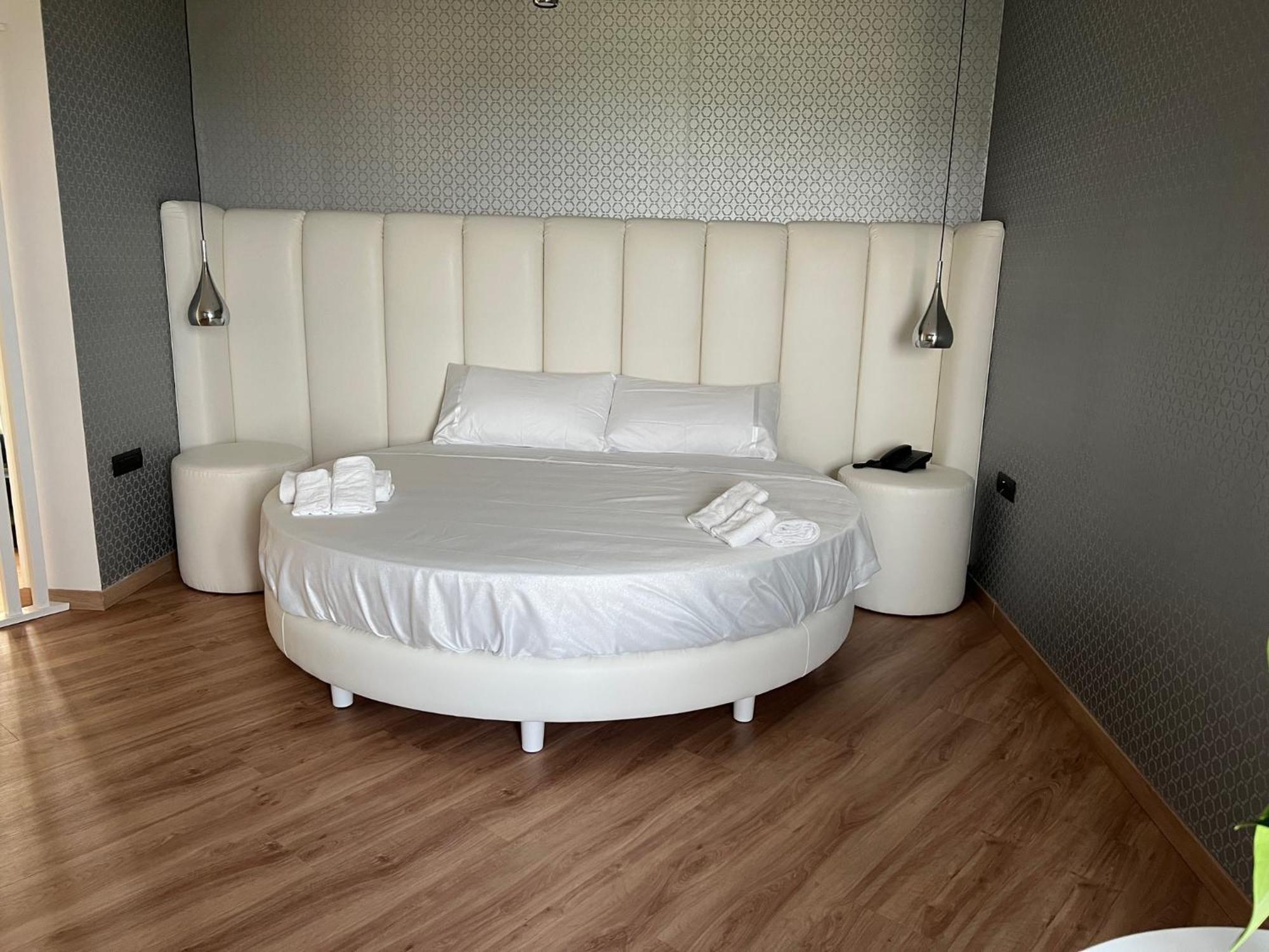 Park Hotel Mirabeau Montepaone Extérieur photo